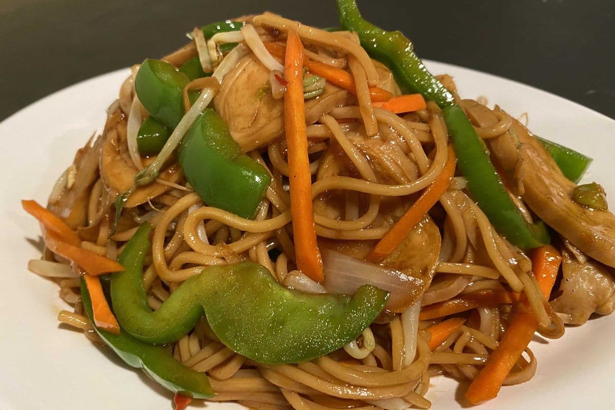 Hot Szechuan Noodle with Meat (Wheat Noodle)