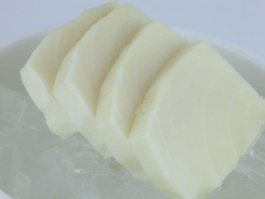 B02.Butter fish Sashimi(1pc)