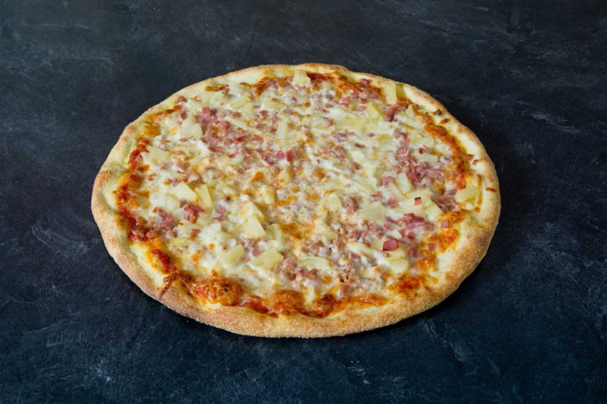 14" Large Specialty Pizza #14 (Hawaiian)