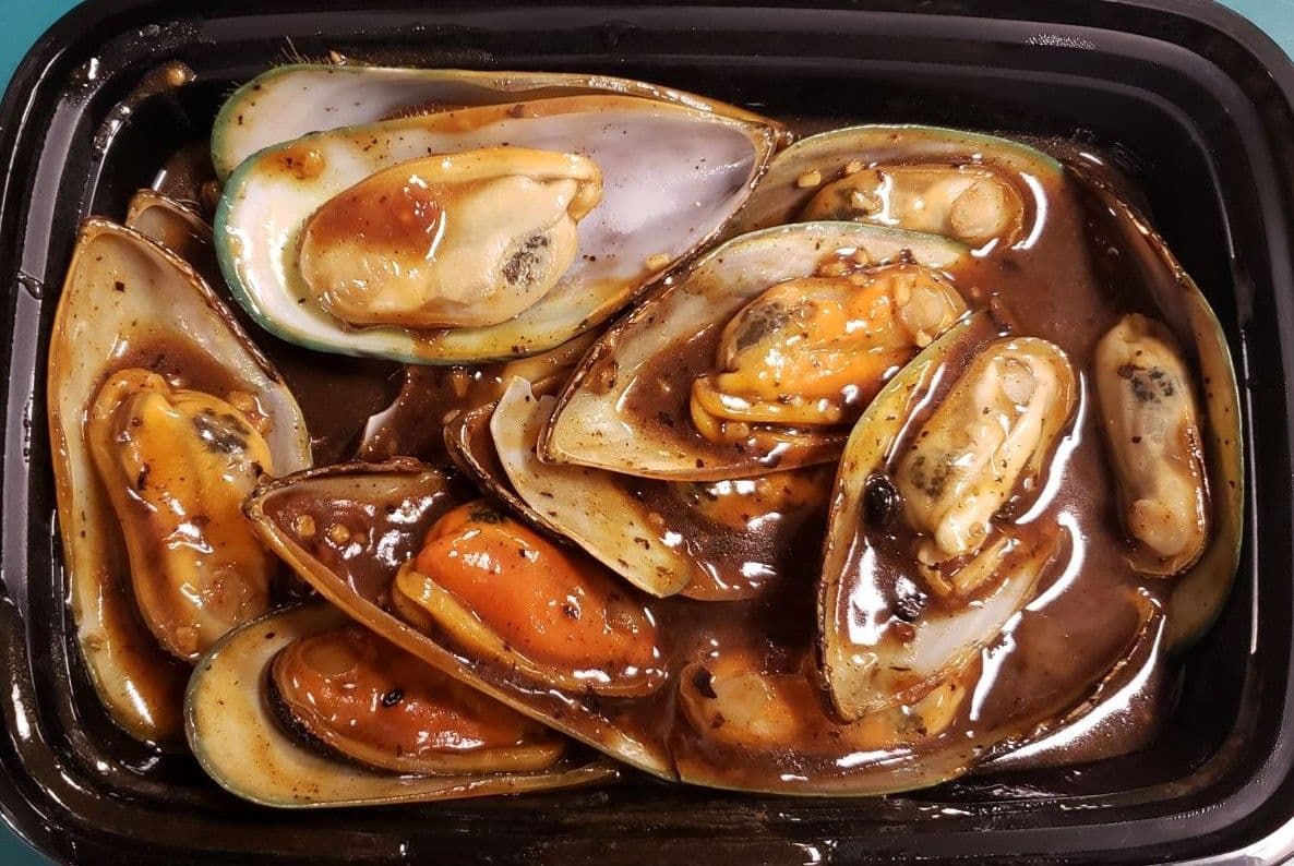 54C. Mussels and Black Bean Sauce (14 pcs)
