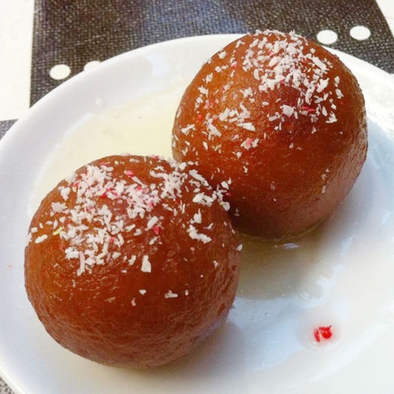 Gulab Jamun / Gulab Jamun