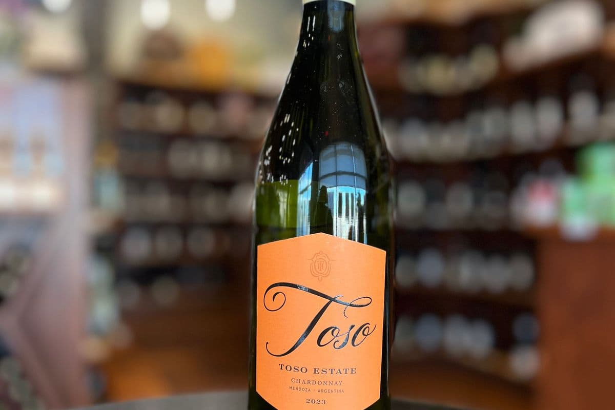 white | pascual toso chardonnay (1 x 750 ml)
