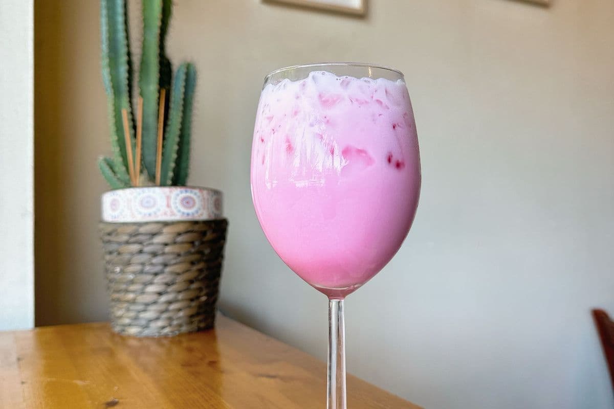 Nom Yen (Thai Pink Milk)