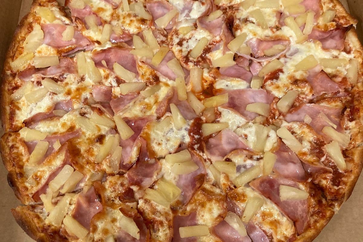 15" X-Large Classic Hawaiian Pizza