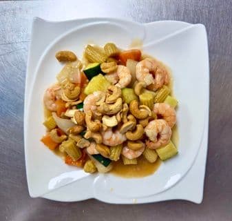 Shrimp with Diced Vegetables & Cashew Nuts / 腰果虾丁