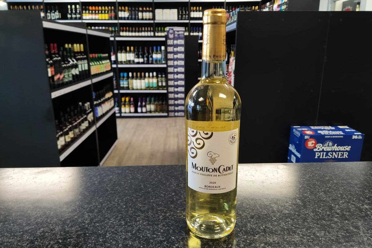 Mouton Cadet - White Wine (1 x 750ml Bottle )