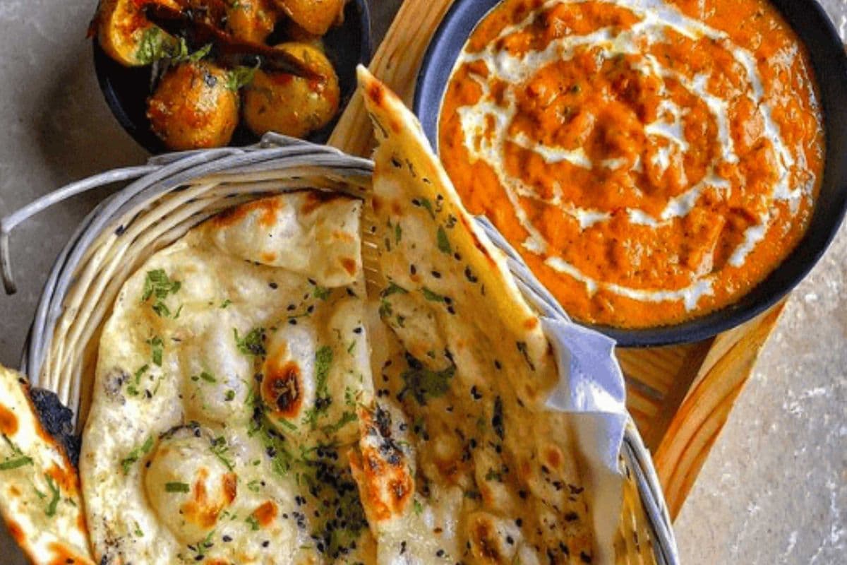 Butter Chicken (8oz)& Garlic Naan