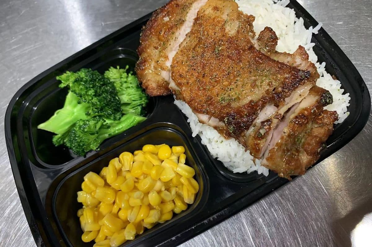 F5. Deep Fried Pork Chop on Rice