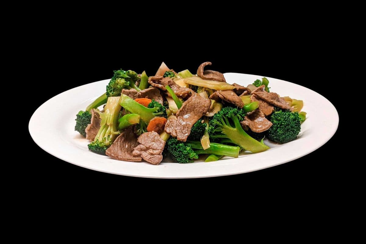 137. Stir-Fried Sliced Beef and Broccoli