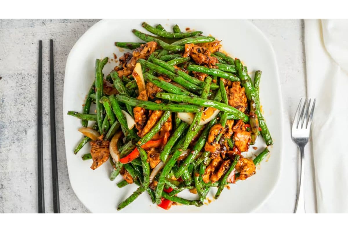74. Sliced Beef with Green Beans in Black Bean Sauce