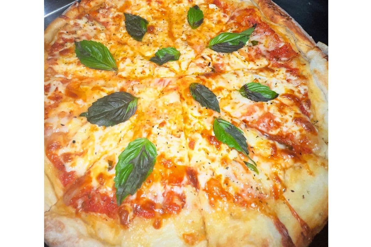 Mi Amore Margherita Pizza