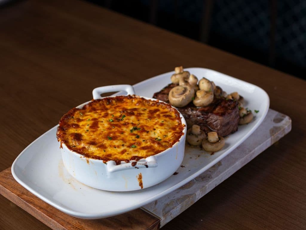 8oz  NY Steak & Lasagna