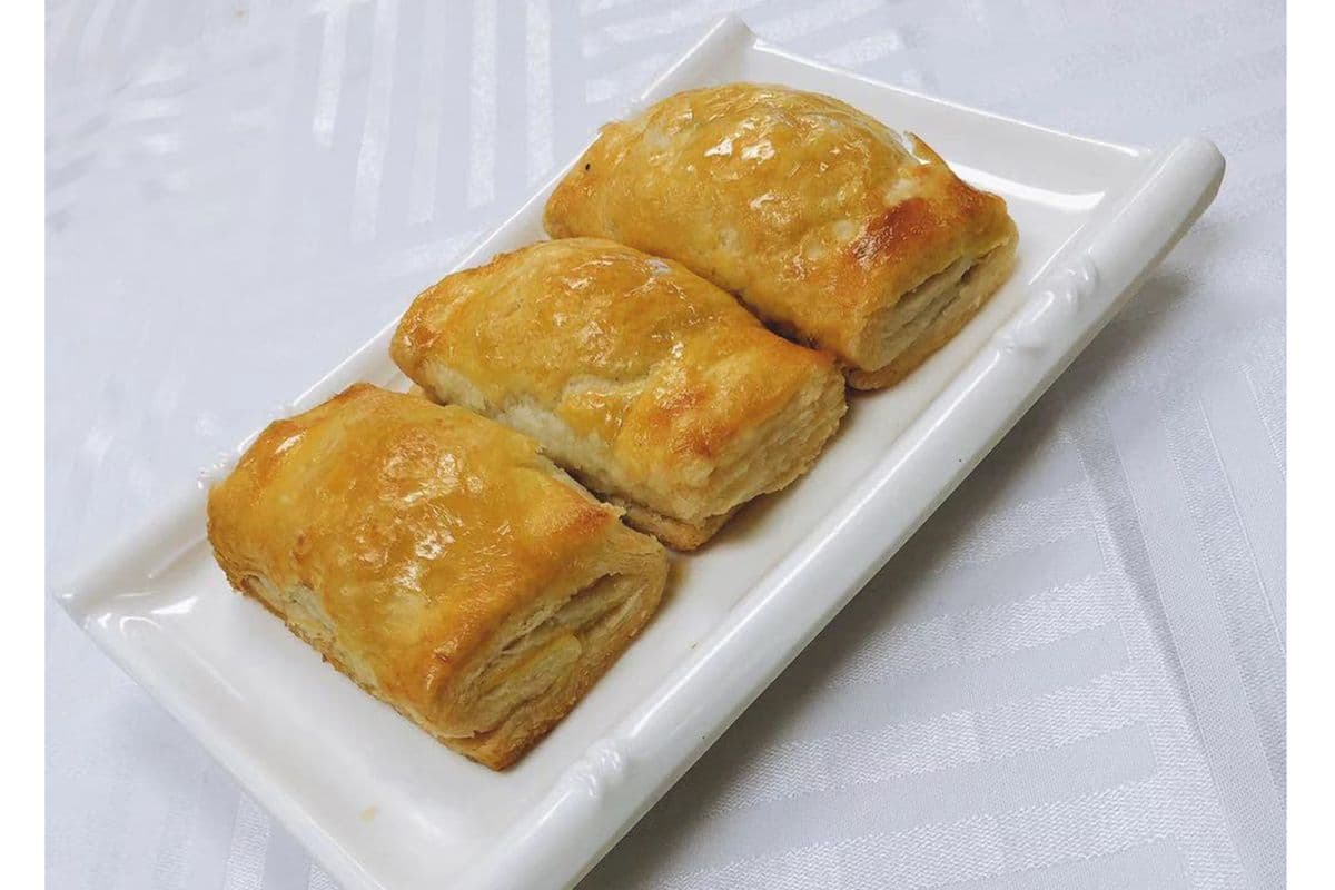 117-Bouffée de Durian (3mcx) (Vegetarian) 榴莲酥
