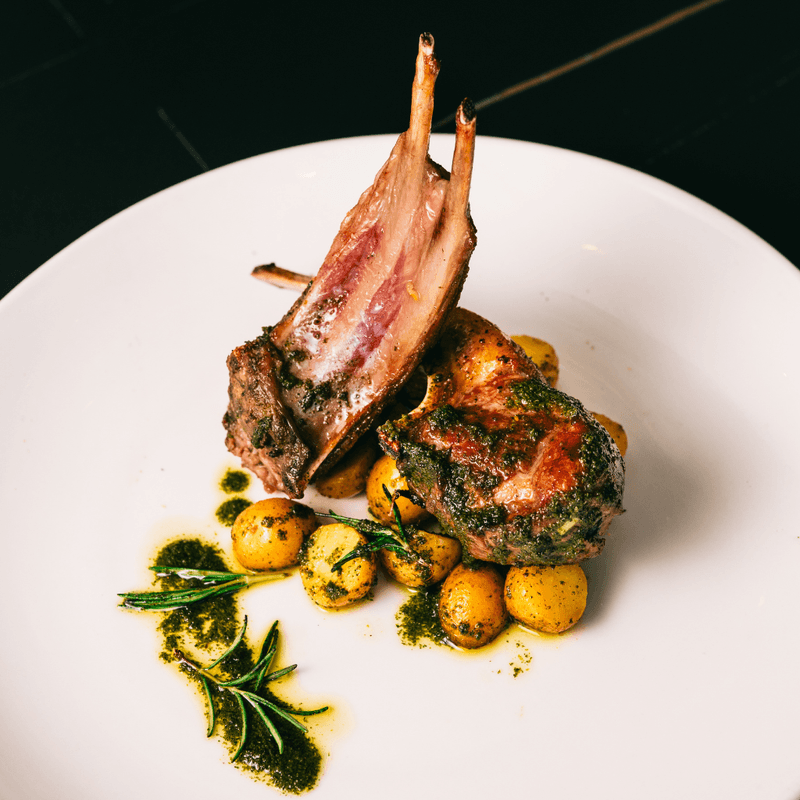 DEMI CARRÉ D'AGNEAU / HALF RACK OF LAMB