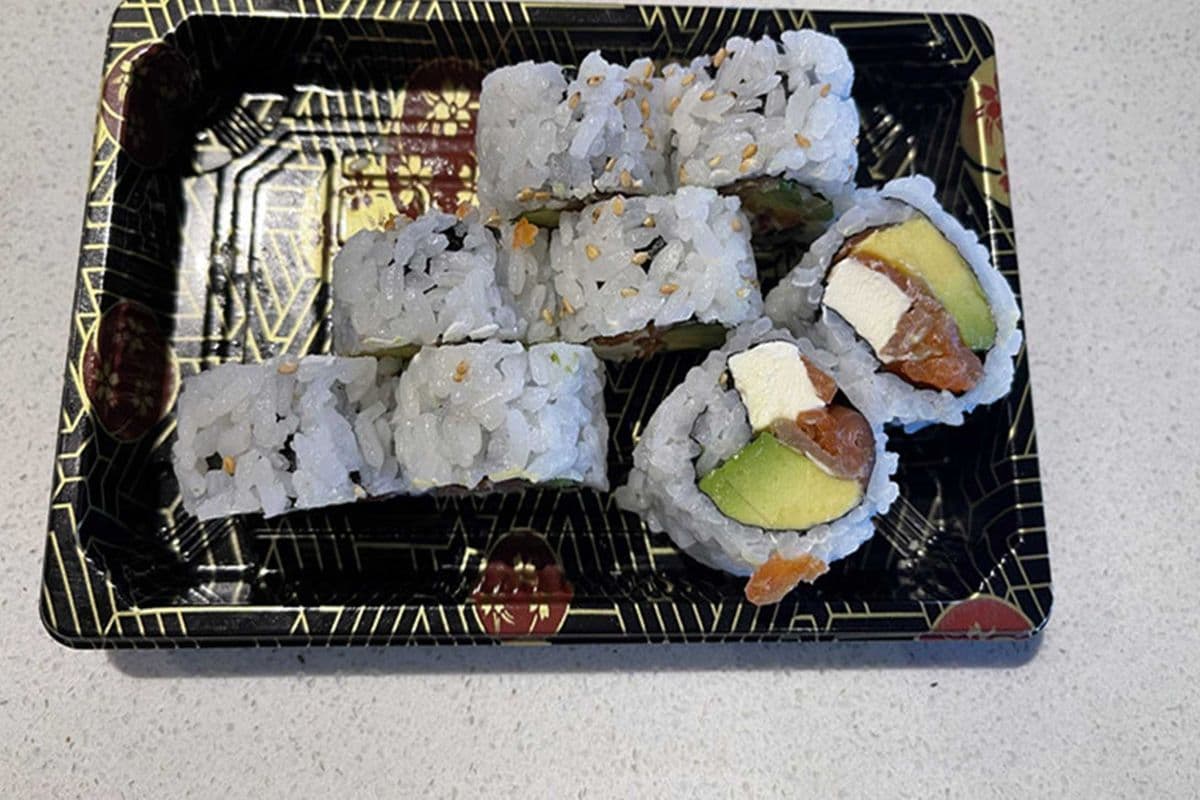 056 Philadelphia Roll (8 pcs)