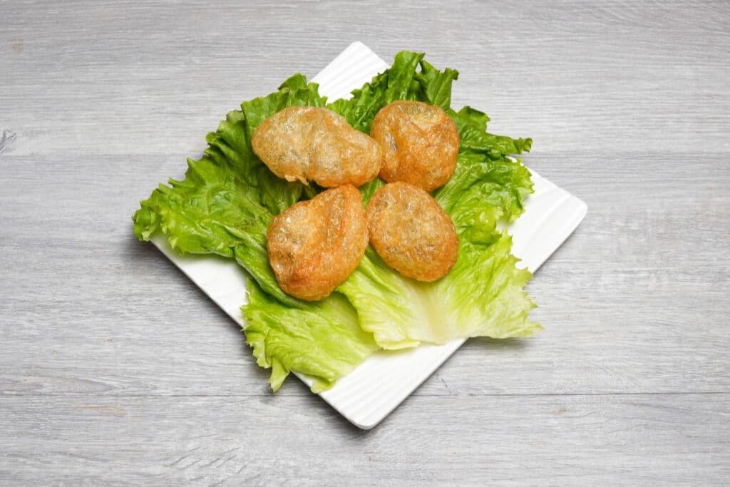 Fried Gluten Puff (6 pcs)/ 油麵筋