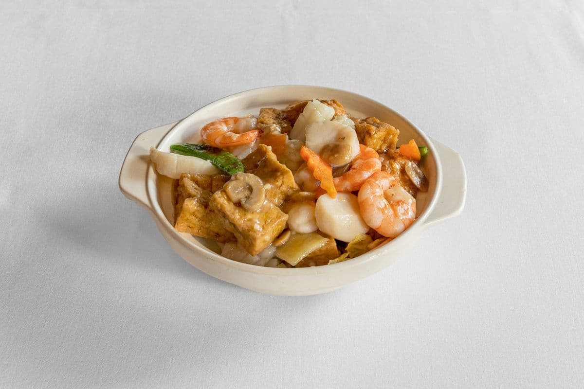 Mixed Seafood and Tofu Hot Pot