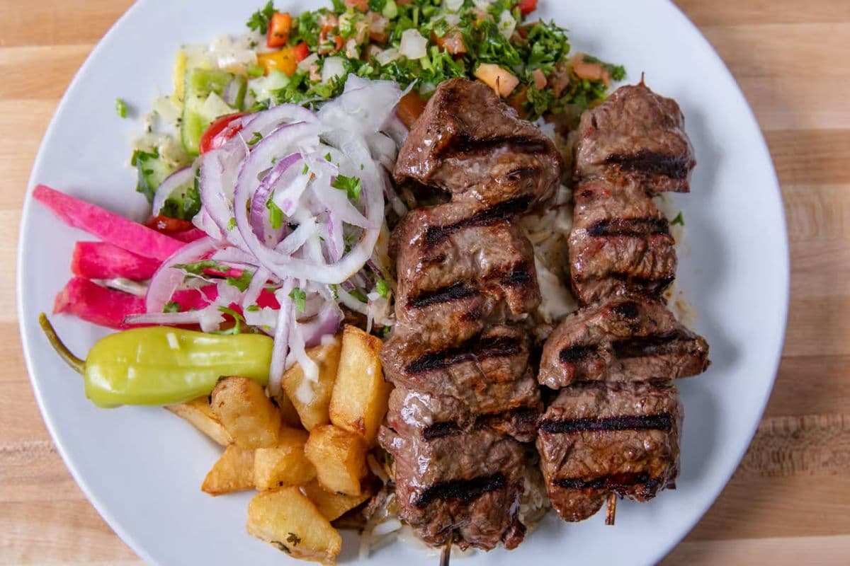 Assiette Shish Kebab (Filet Mignon) / Shish Kebab Plate (Tenderloin)