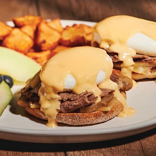 Oeufs Bénédictine Philly / Philly Benedict Eggs