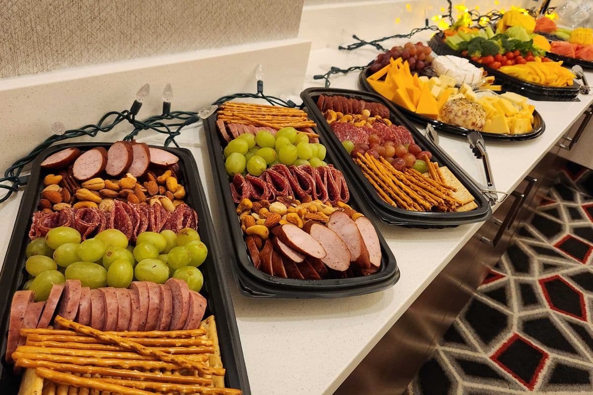 Small Europa Meat and Cheese Platter (10" Round)