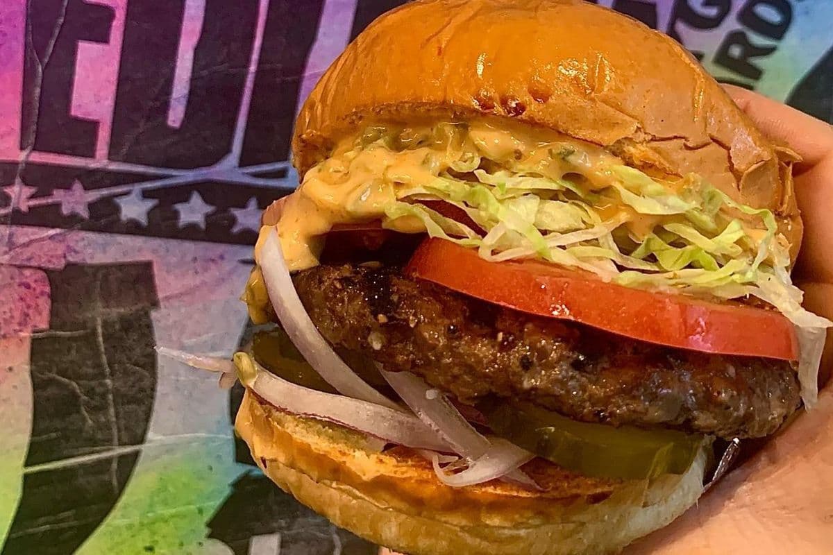 Burger classique (5 oz) / Classic Burger (5 oz)
