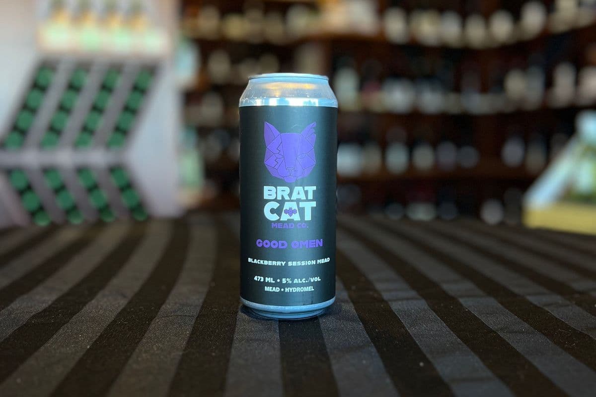 mead | brat cat good omen (1 x 473 ml)