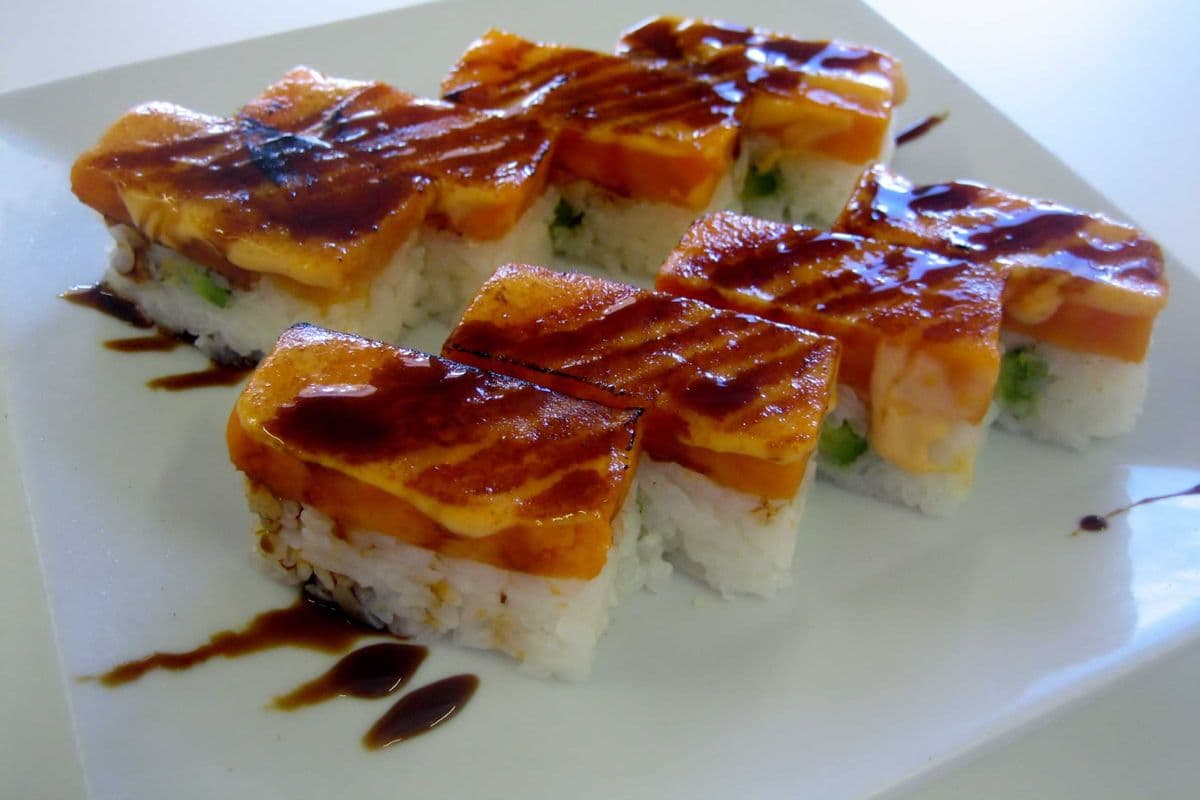 Flame-Seared Yam box Sushi (8 pices)
