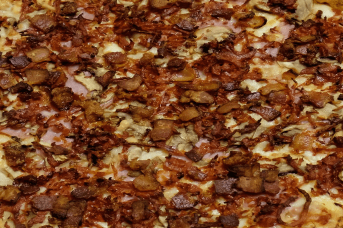 14" Large Canadian Pizza