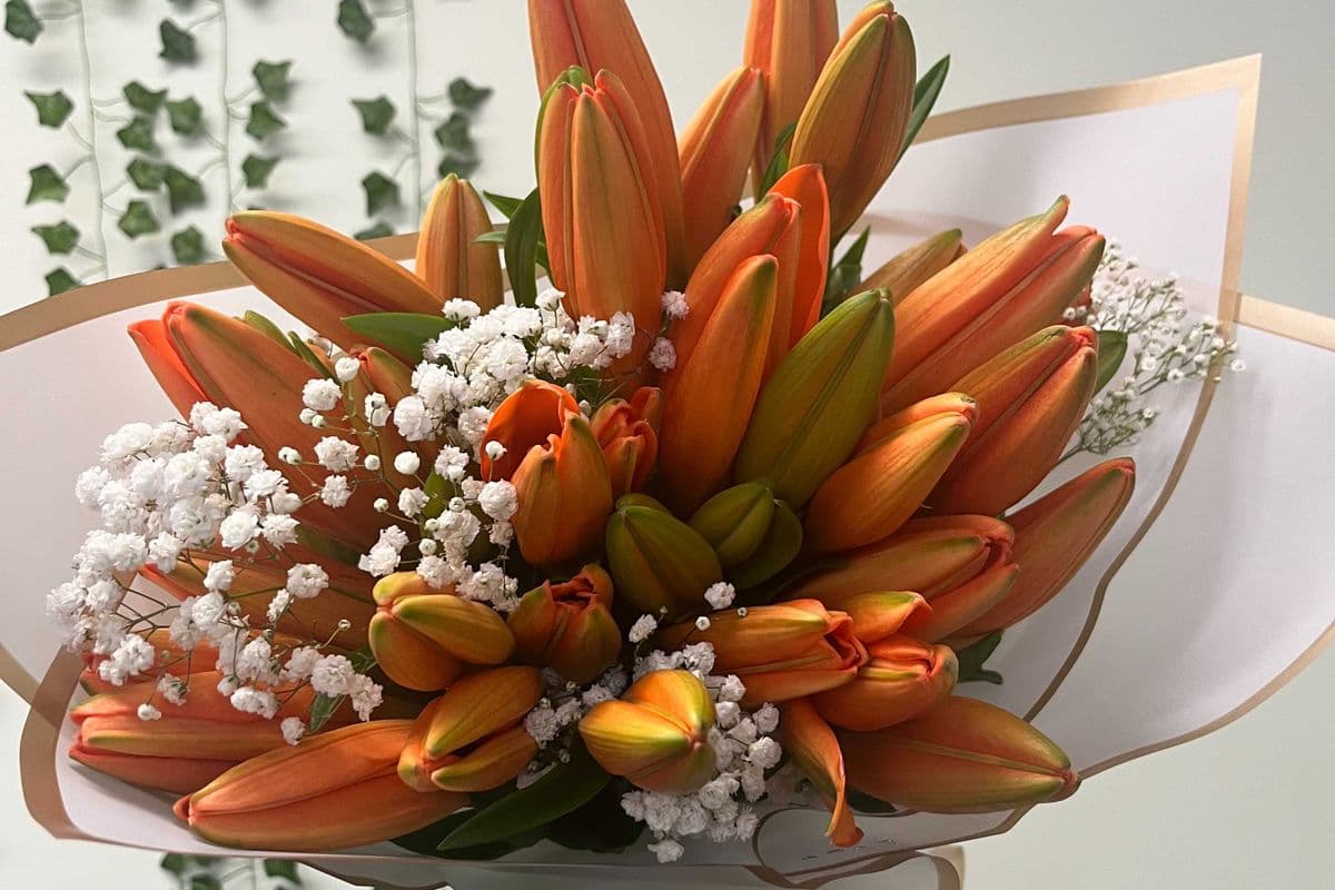 Lily bouquet (MEDIUM SIZE)