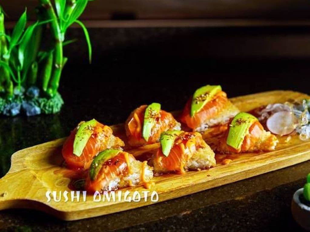 A11. Sushi Pizza - Spicy Salmon