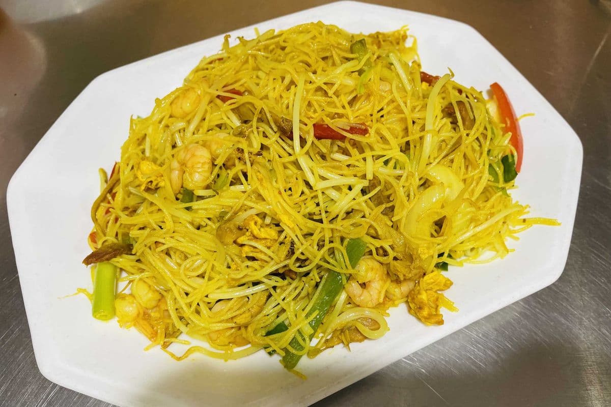 F15. Singapore Style Fried Vermicelli (星洲炒米)