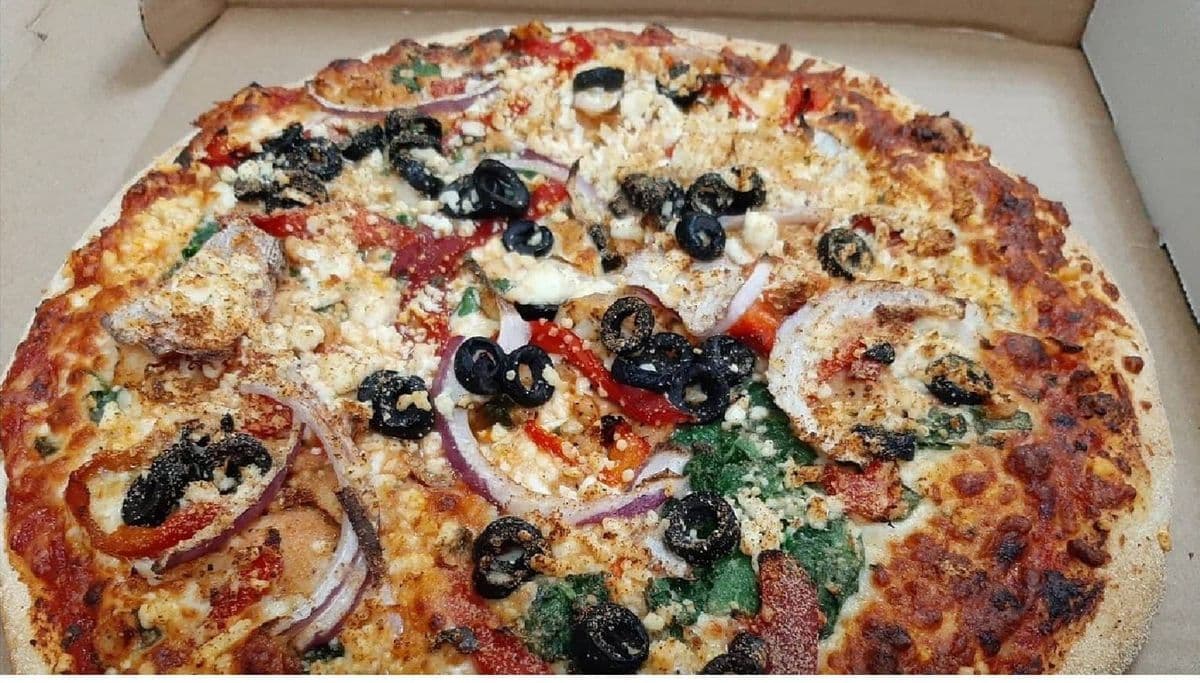 Medium Mediterranean Pizza