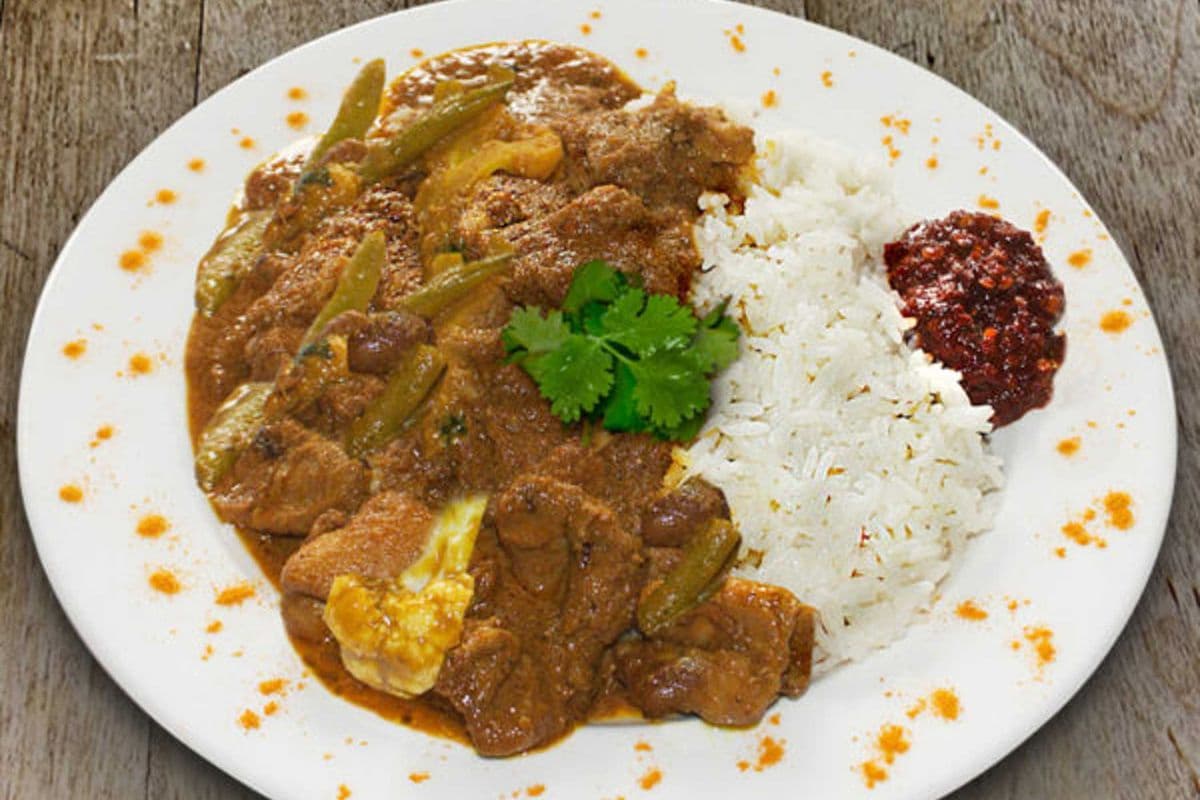 Chicken and Vegetarian Curry Combo