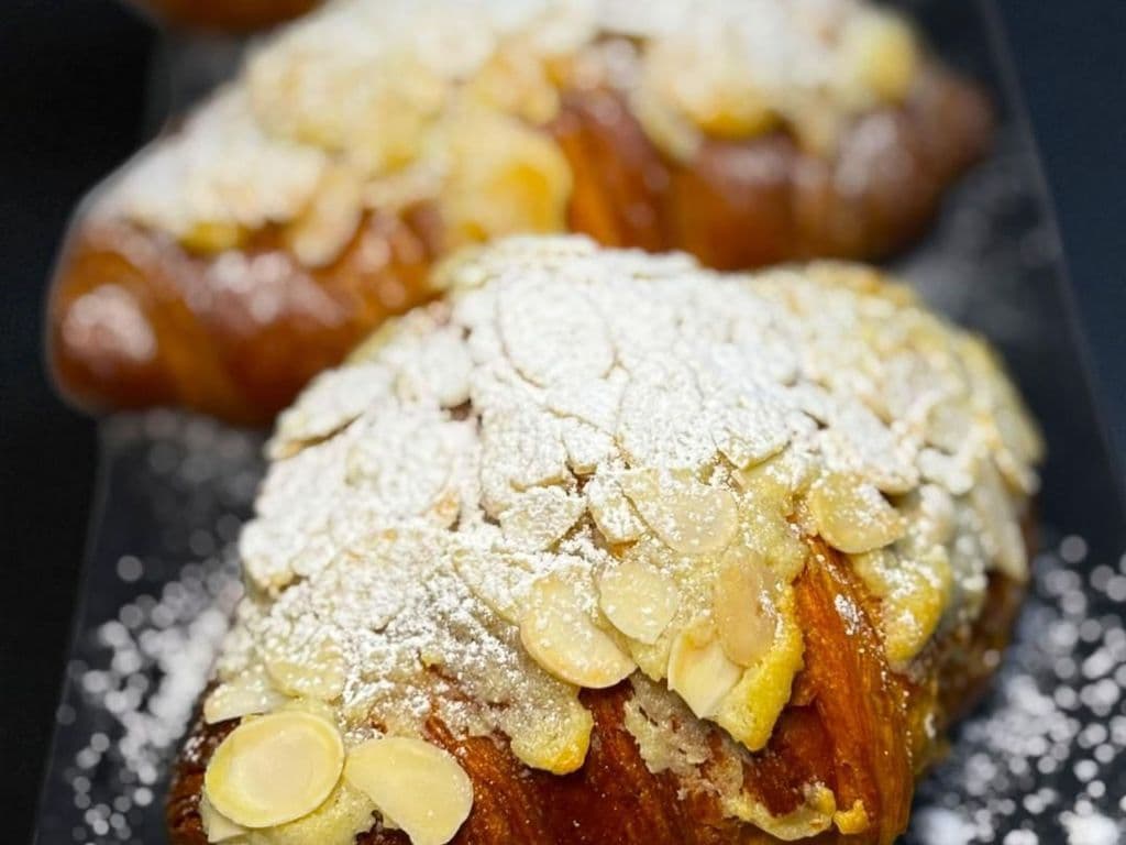 Croissant Almond - DB