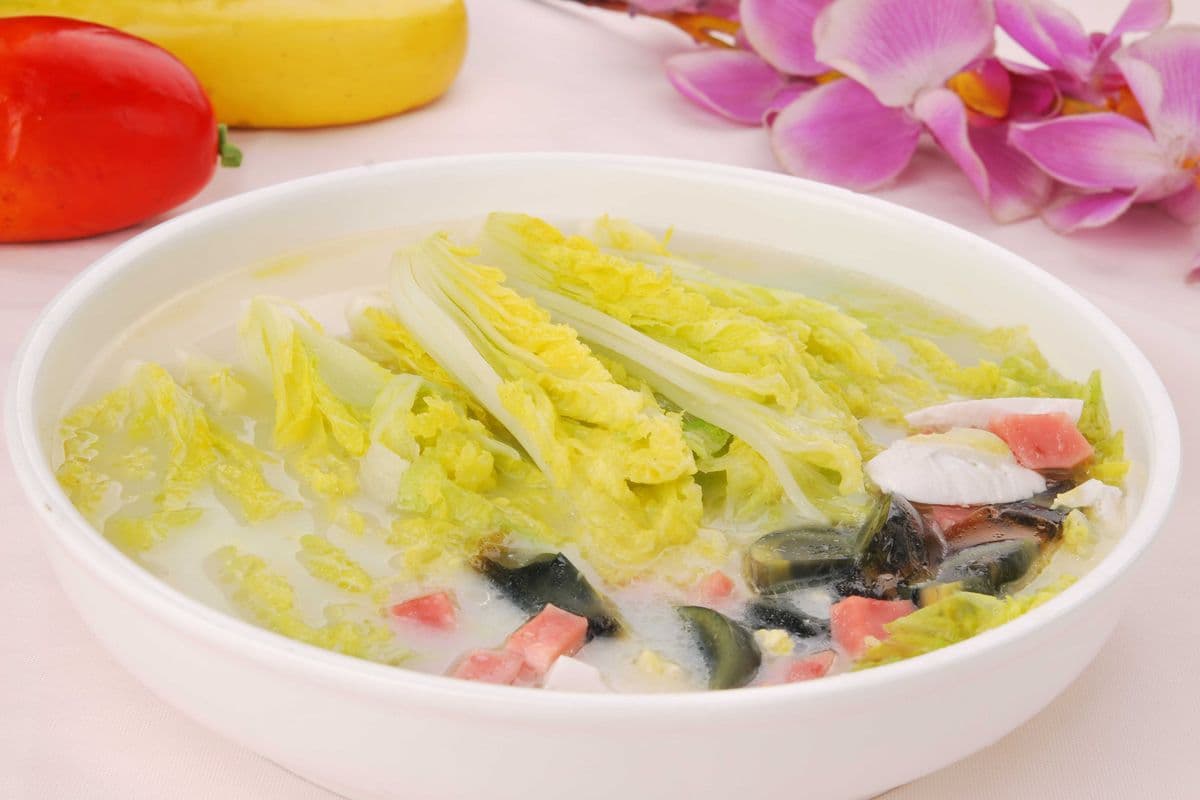 106 Braised Baby Cabbage in Broth with Minced Pork 上汤娃娃菜(肉碎)