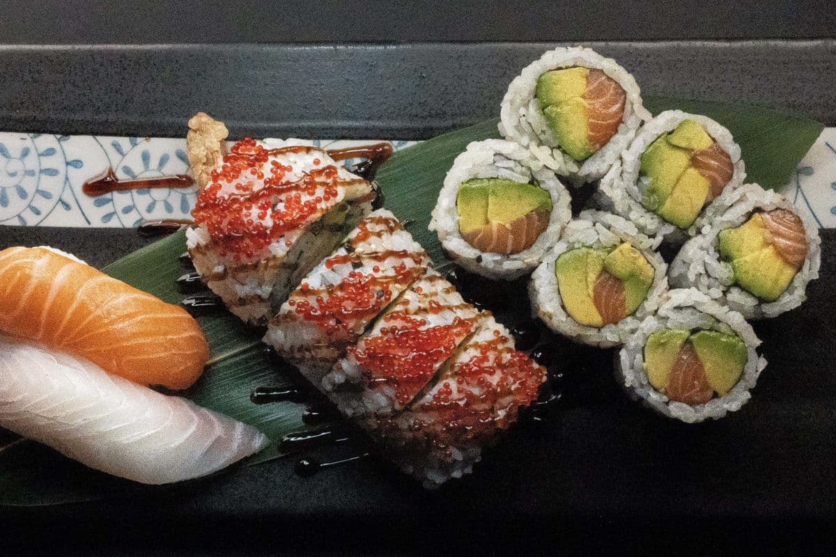 62. Roll & Sushi Combo B