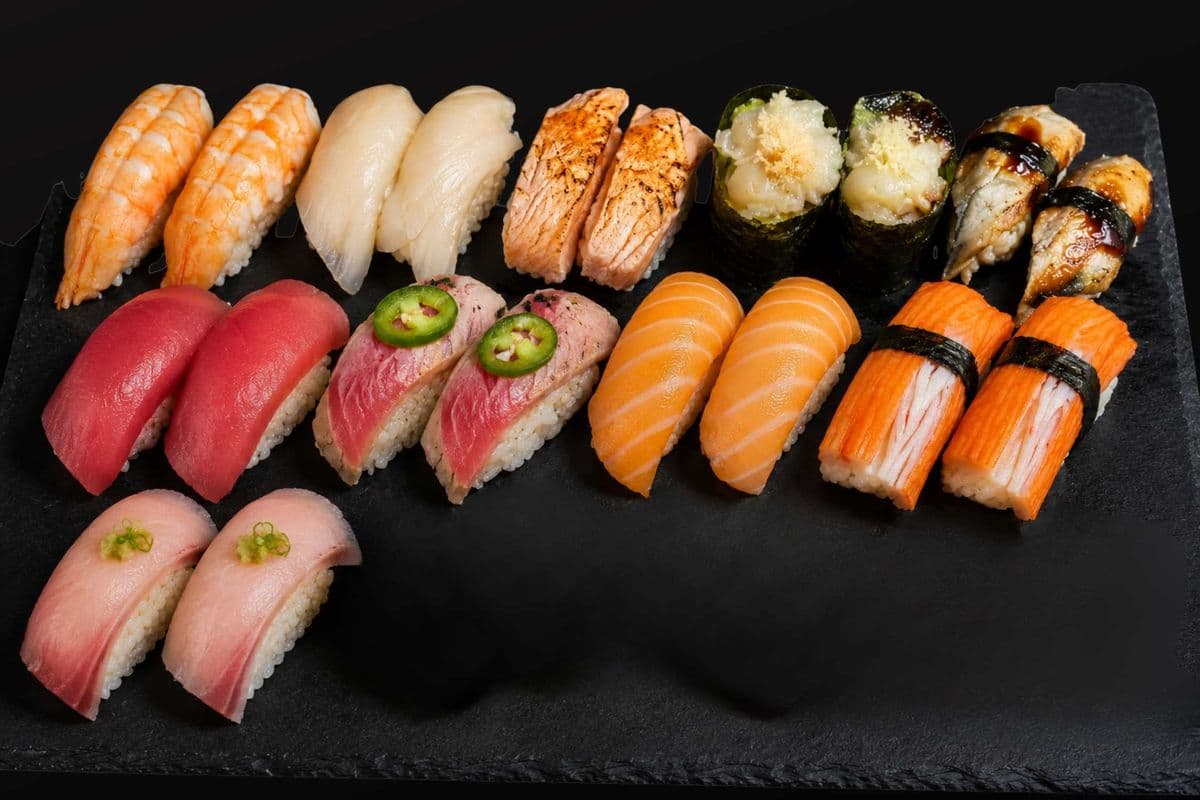 Flagship Nigiri Sushi Combo 看板握り寿司盛り合わせ - 20 pcs