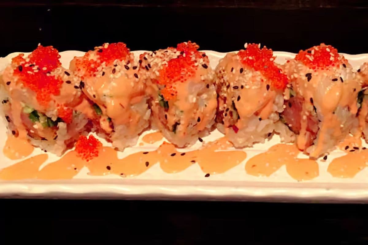 S09. Spicy Girl Roll (8 pcs)