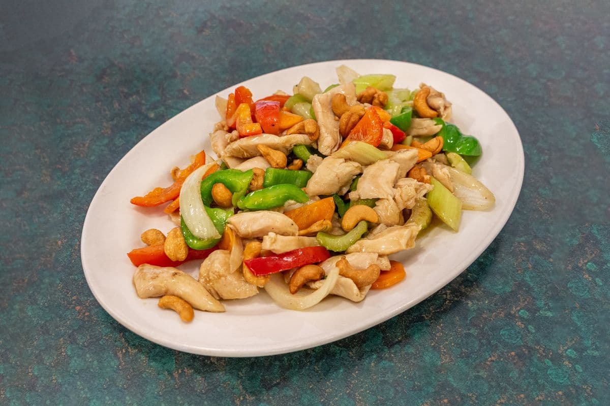 85. Pan Fried Chicken with Cashew Nuts, Green Pepper, Carrot, Onion and Celery