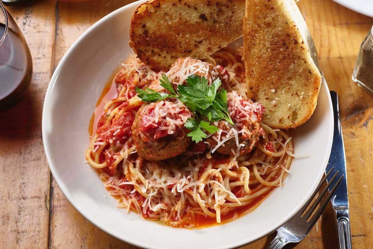 Spaghetti & Meatballs