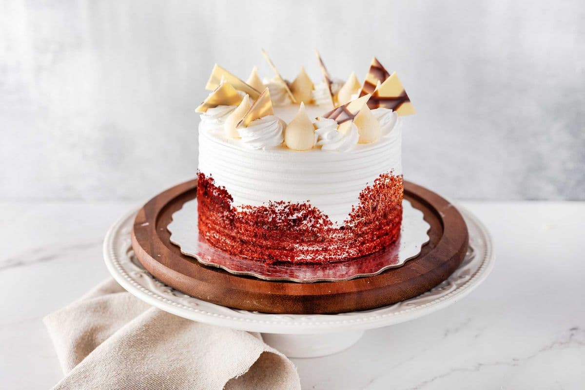 Red Velvet Cream Cheese Cake 8"