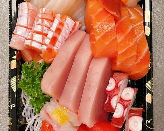Deluxe Sampler Sashimi / 豪华刺身