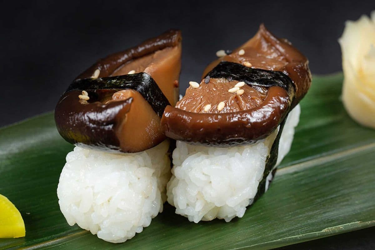 Shiitake (Marinate Mushroom) (2 Pieces)