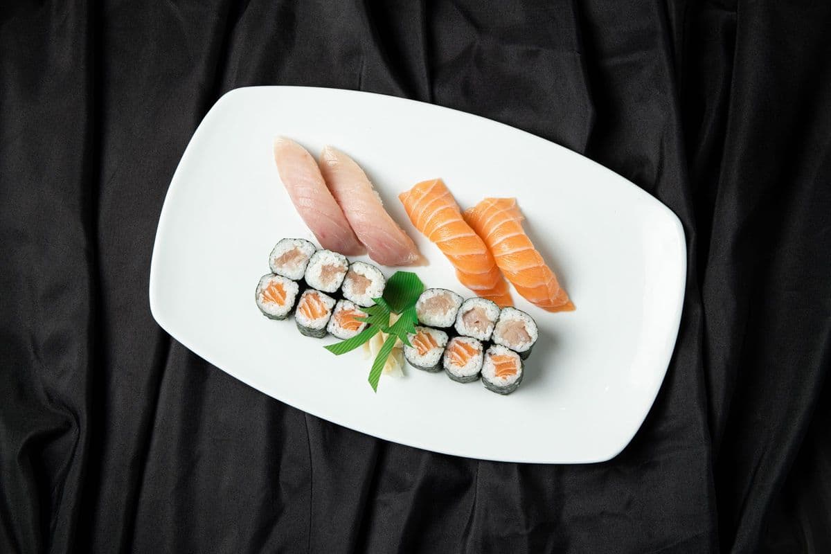 Tuna Salmon Combo (16 pcs)