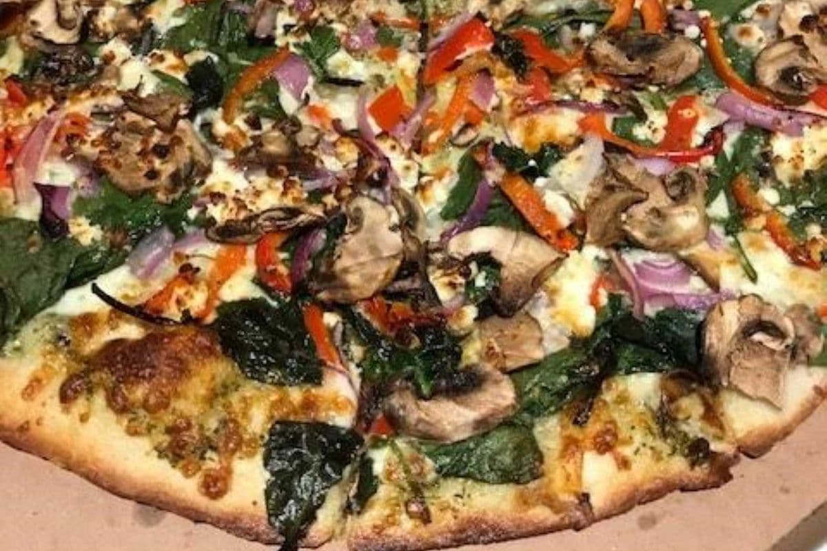 Large Pesto Veggie Pizza