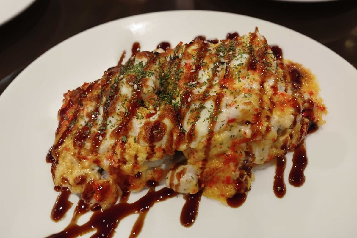 Volcano Roll (8 pcs)