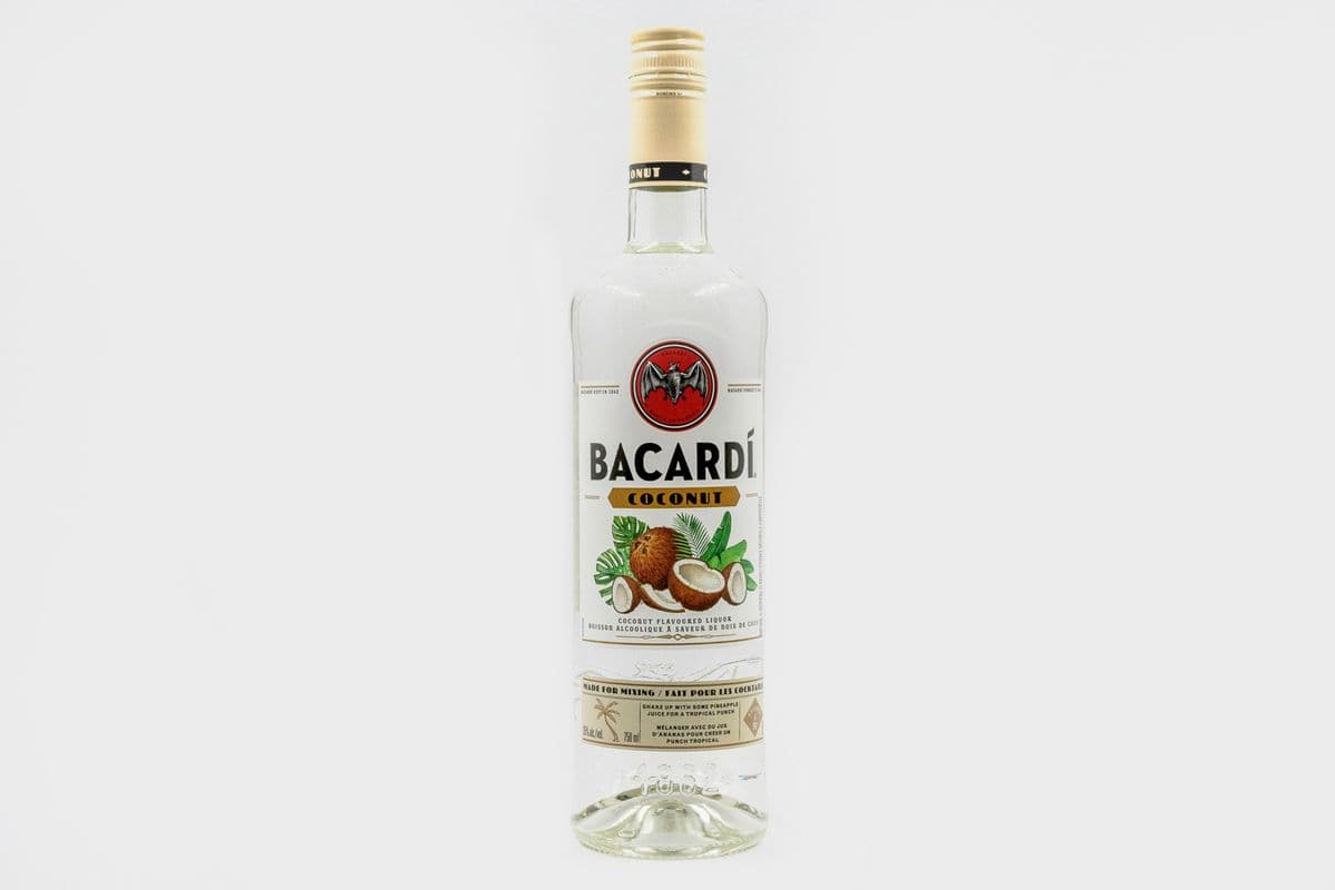 Bacardi Coconut (1 x 750 ml)
