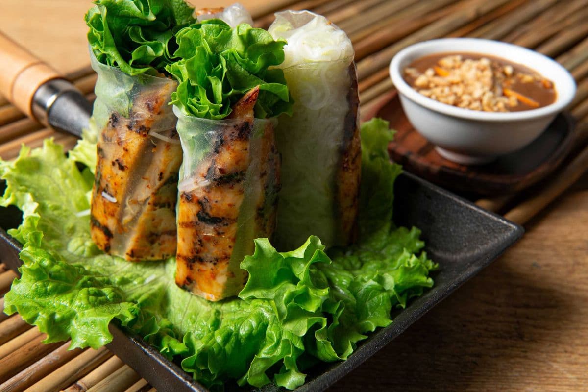 Fresh Grilled Chicken Rolls (2 Pcs)
