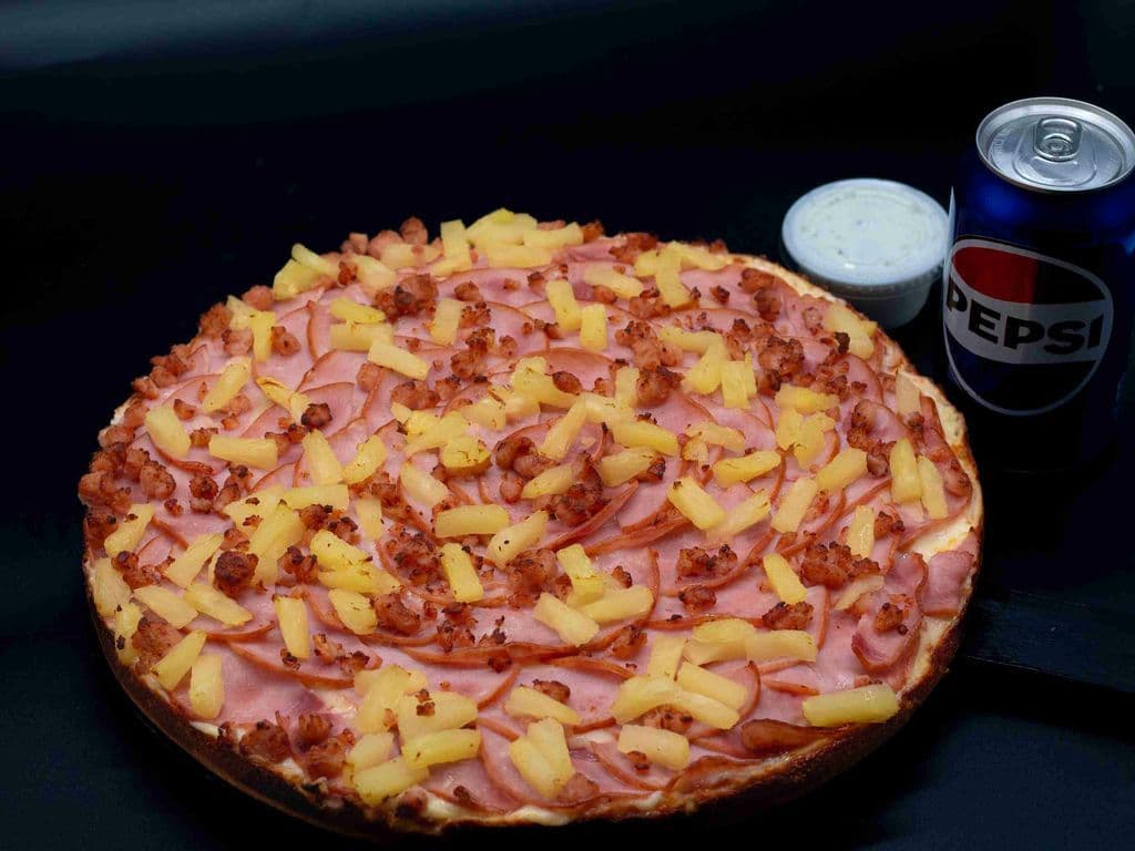 Deluxe Hawaiian Pizza
