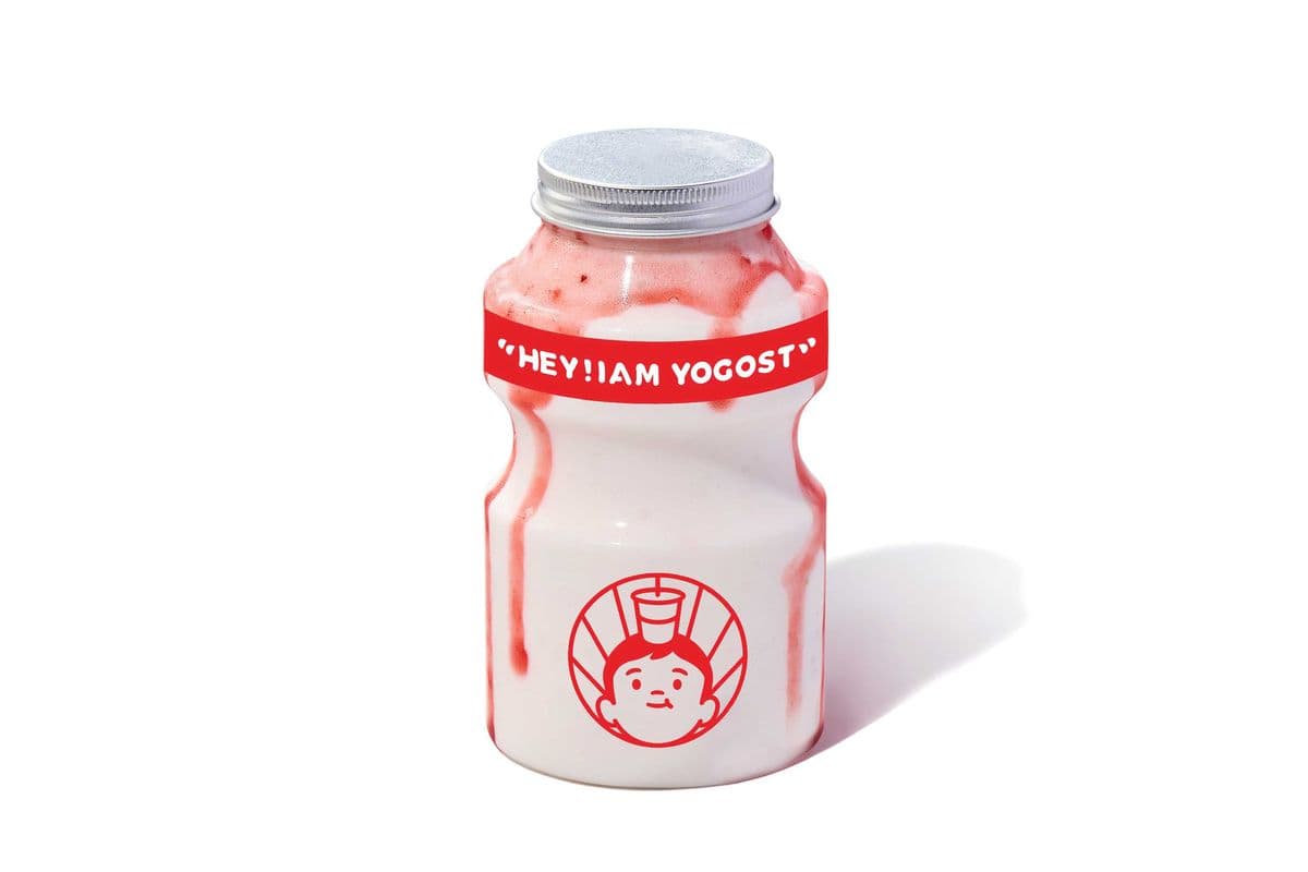 Yakult Strawberry Yogurt (regular cup)/ 养乐多莓莓